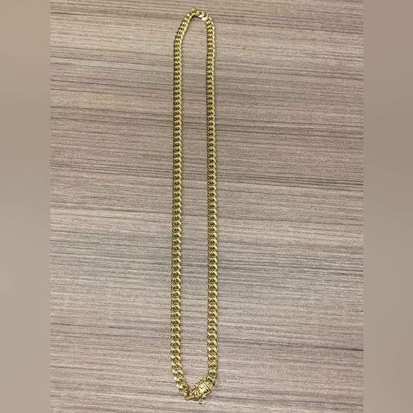 SOLD 21 Grams 22” 10k Gold Miami Cuban Link Chain Necklace - Picture 2 of 5